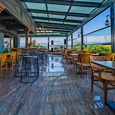 فندق ريس رويال 3*